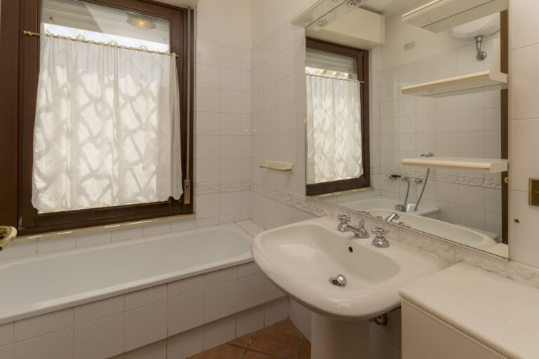 SECONDO BAGNO 1